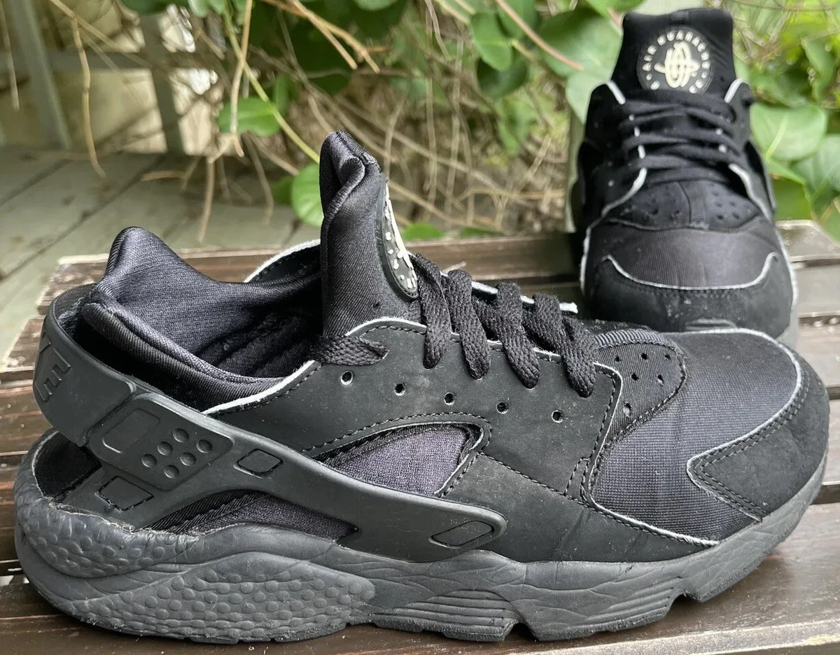 Nike Air Huarache Run Triple Black Trainers Size UK 8.5 318429-003