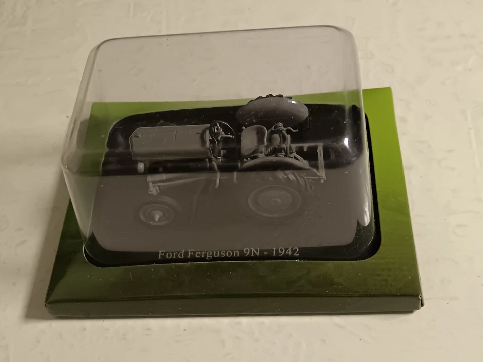 Hachette TRACTORS Model Farming Vehicles boxed