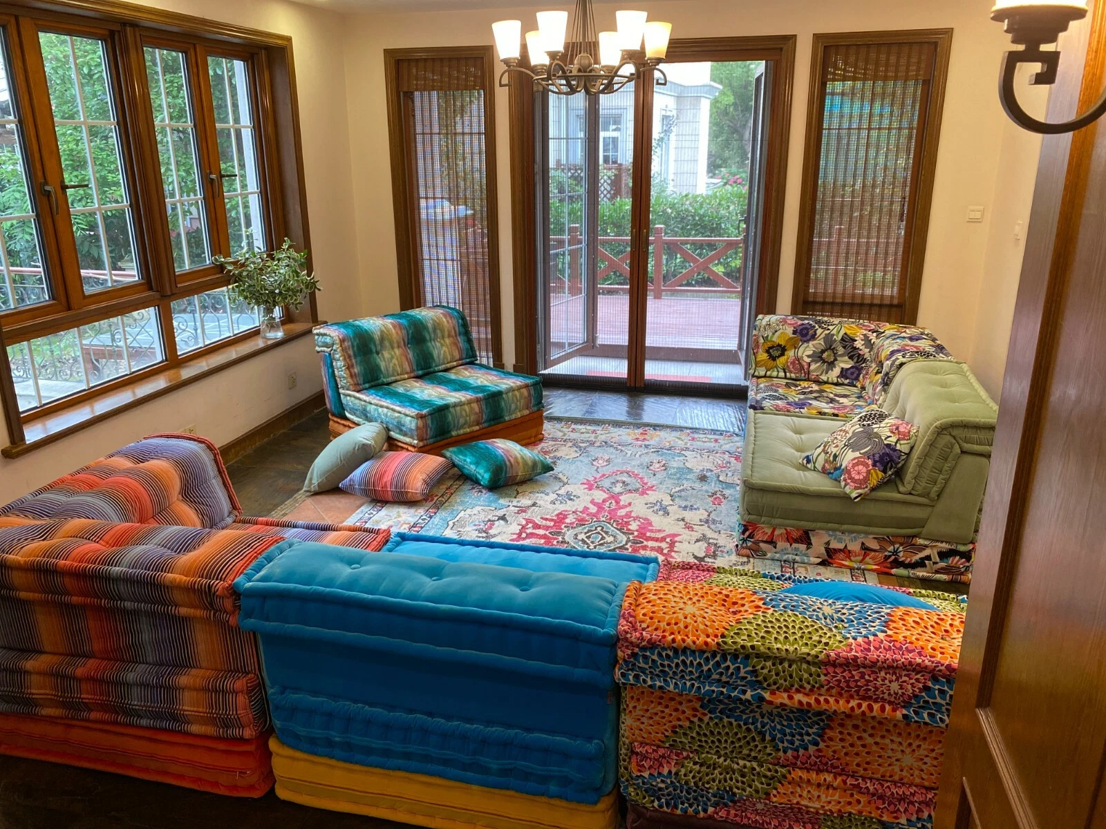 Tufted Mah Jong sofas Custom Designer French Sectional Modular Daybed Sofa Couch
Opens in a new wind