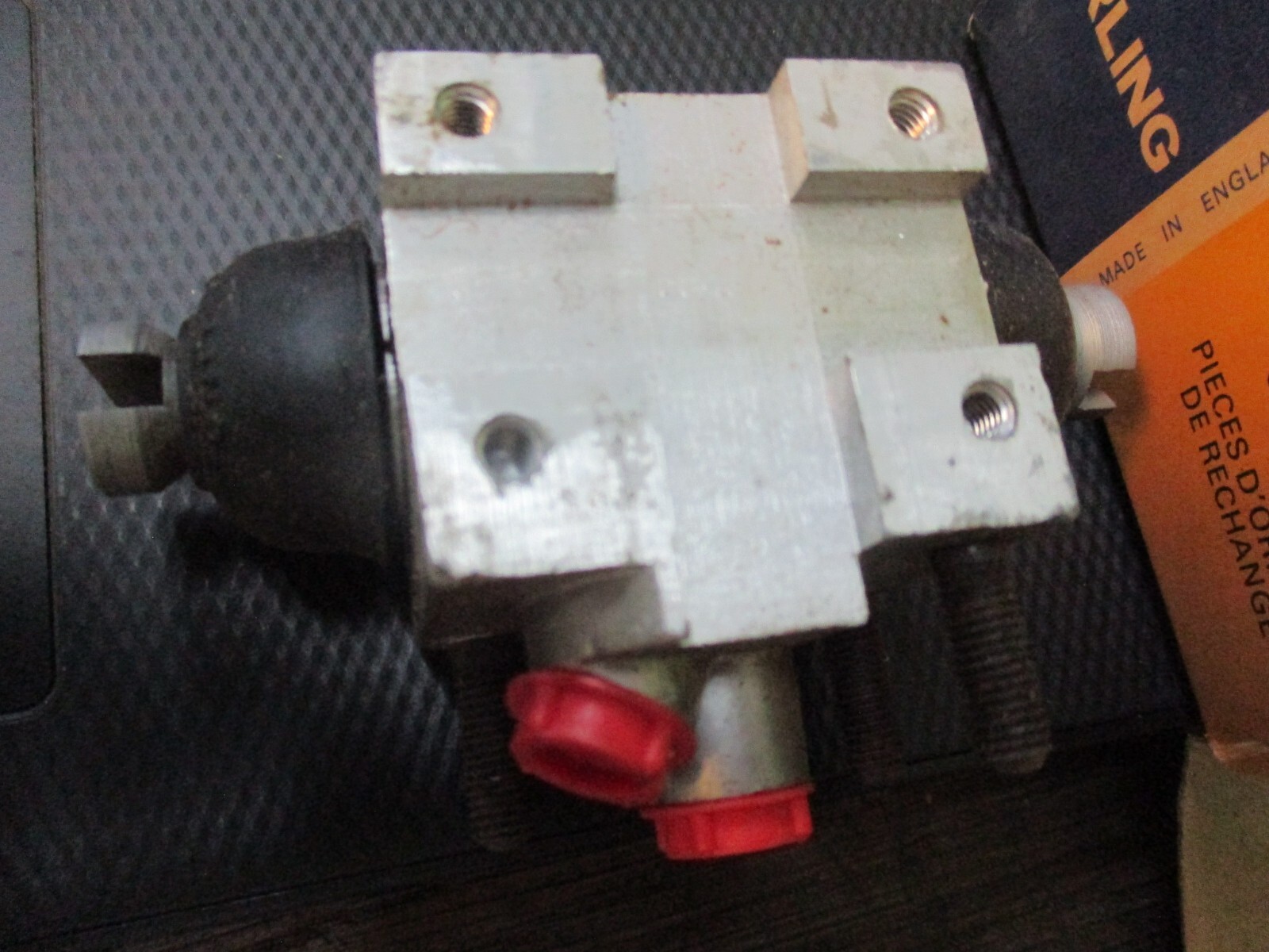 Aston Martin, Jaguar MKVII, Rover P4, Girling 390113W rear RH brake cylinder NOS