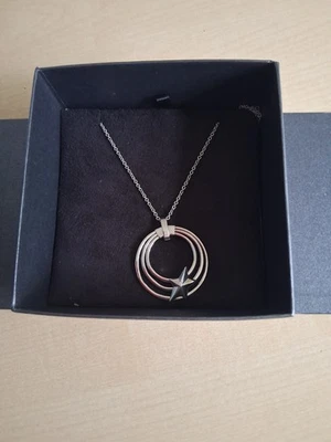 Sautoir THIERRY MUGLER Vintage Pendentif Étoile & Cercles Argenté Avec Boîte - Photo 1/4