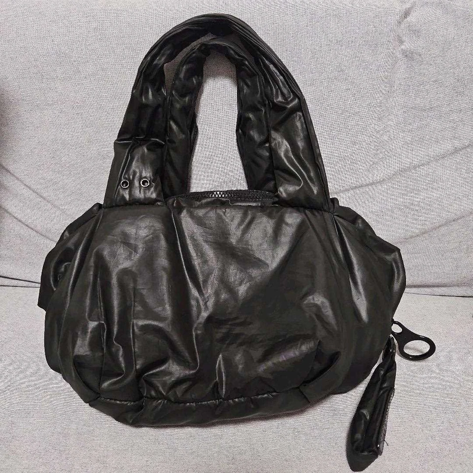 SEE BY CHLOE Bolsa Tote Pequena Logotipo Nylon Preta Feminina USADA DO JAPÃO - Imagem 2 de 4