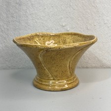 Haeger Ceramic Planter Speckled Beige Yellow Glaze Scallop Wave Edge Floral Pot