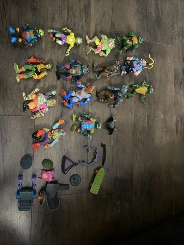 Vintage Teenage Mutant Ninja Turtles Action Figures Set of Lot 25 Items TMNT