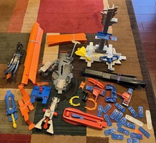 HOT WHEELS TRACKS LOT 5 Lane Tower Set  Track Curve, 7 cars READ DETAILS 