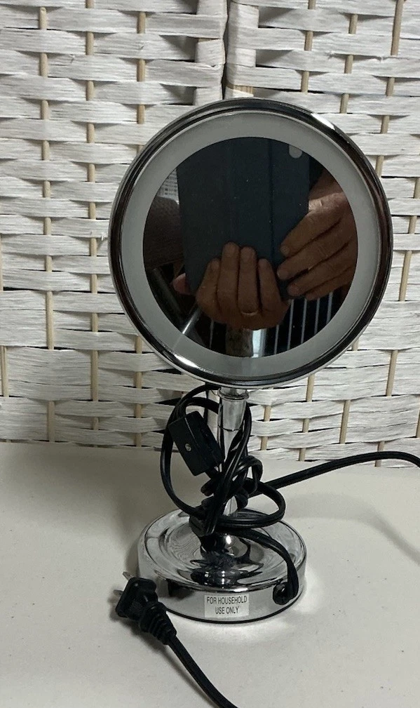 Conair Double Sided Lighted Round 4.5” Mirror Model BE152W 11.5 Tall