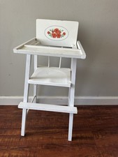 Silla alta vintage de madera blanca para bebé muñeca con bandeja para tirar diseño rosa roja