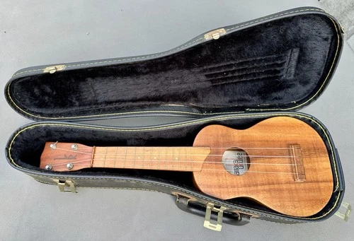 * 1970s Vintage KAMAKA HF-1 SOPRANO UKULELE White Label UKE w/ORIGINAL HARD CASE