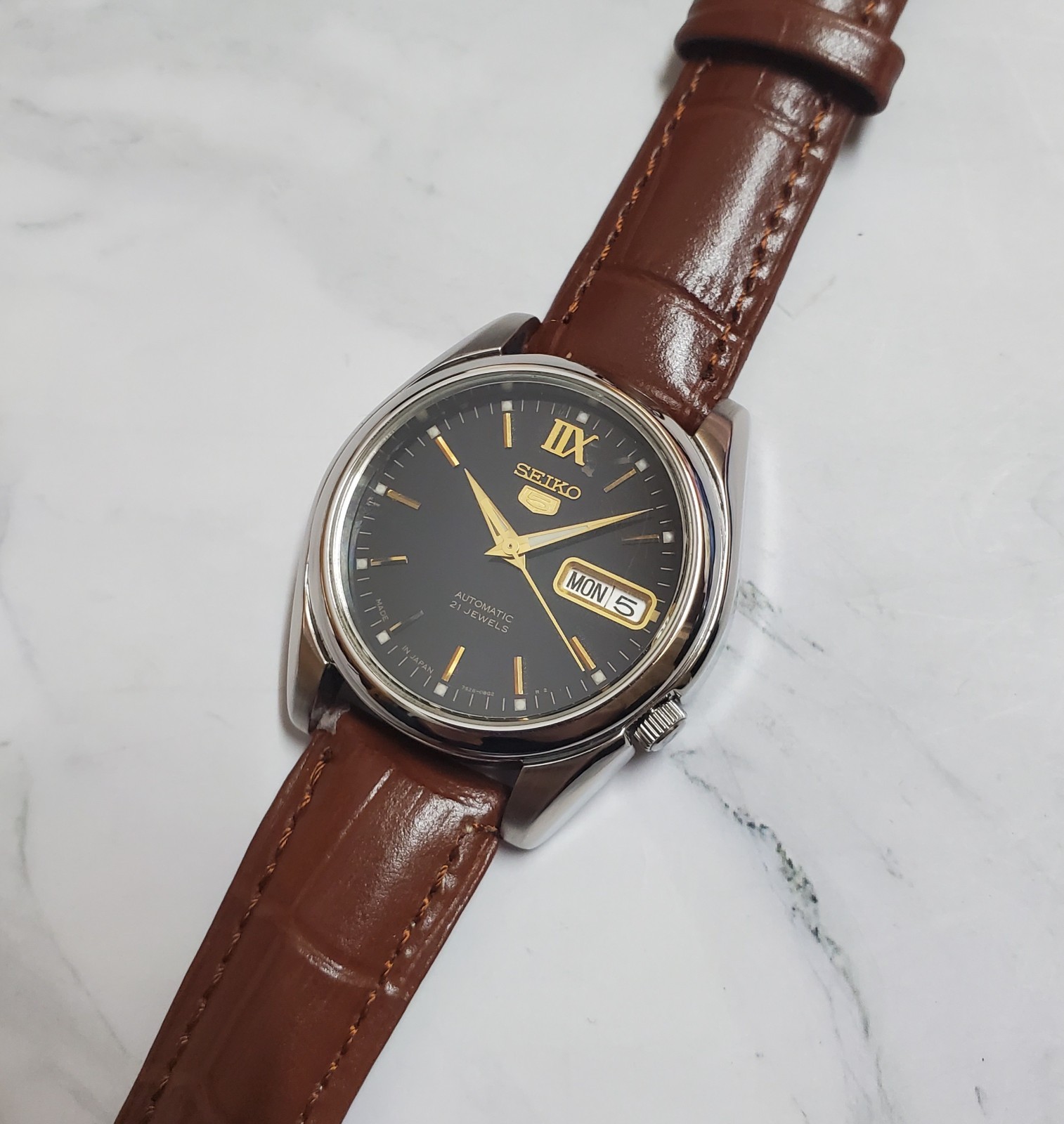 7S26 Black JDM Smooth SS Rare Sunburst Seiko Ultra Dial Vintage Automatic Retro - VintageWatches.PK 7S26 Black JDM Smooth SS Rare Sunburst Seiko Ultra Dial Vintage Automatic Retro - vintagewatches.pk