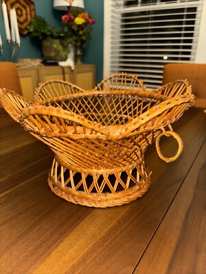 Vintage Wicker 11'' Hand Woven Round Basket Fruit Flower Shape