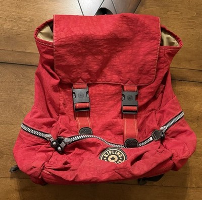 Beautiful Vintage Kipling Red Backpack Large Flap Buckle  display picture 3