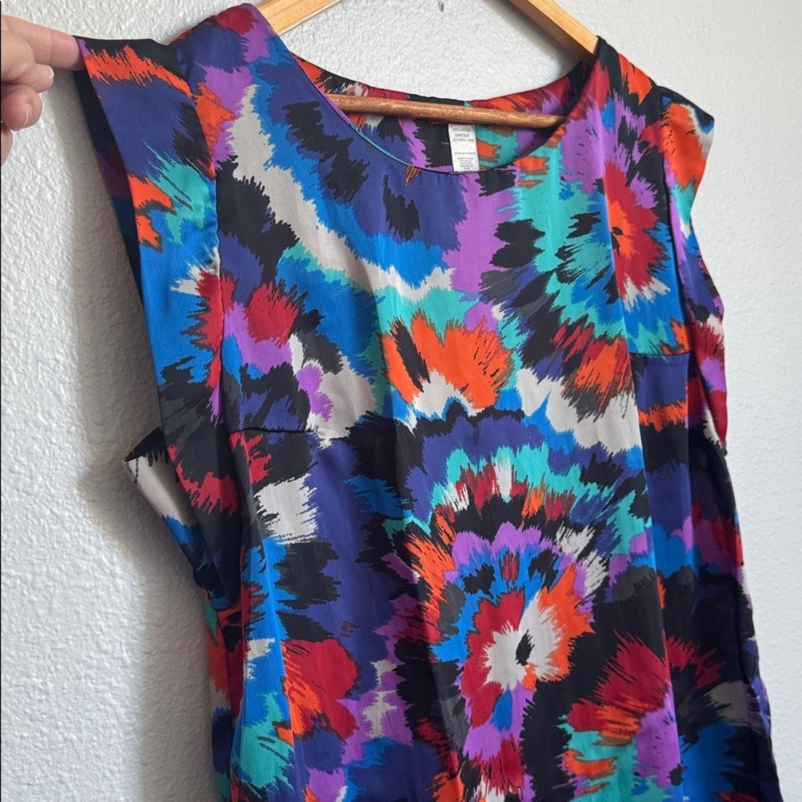 Large Multicolor Silvergate Silky sleeveless dress - image 4