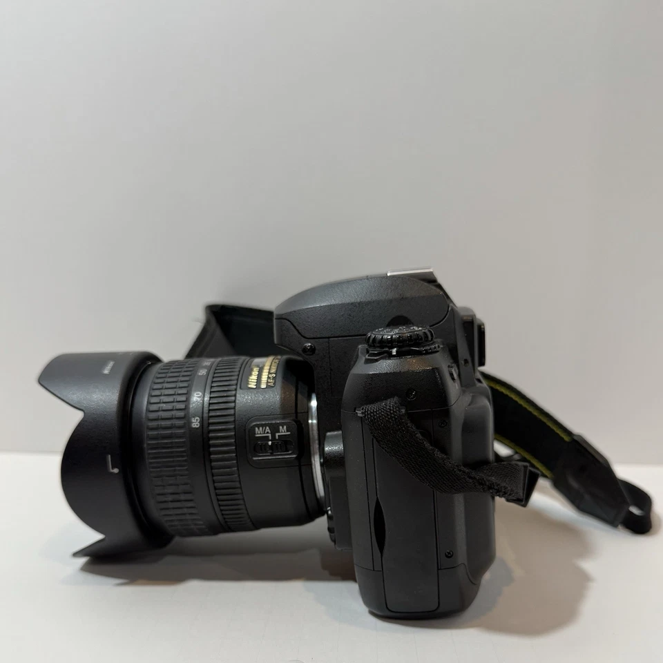 Cámara réflex digital Nikon D100 6,1 MP con lente Nikon 24-85 mm f3,5-4,5 probada con extras Foto 2 de 4