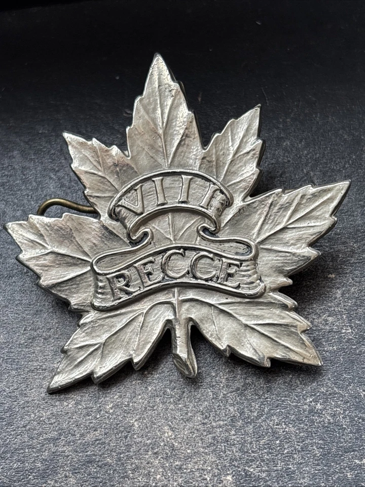 8th Canadian Reconnaissance Regiment, 14th Canadian Hussars, Cap Badge. WW2. - Image 2 of 4