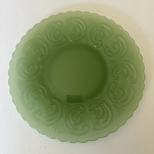 Green Glass Plate, Jadeite? Scroll Design And Edges, - Picture 5 of 5