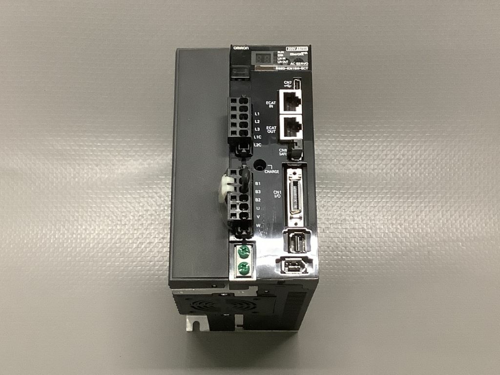 R88DKN15HECT   -  OMRON  -   R88D-KN15H-ECT    Variateur 1500W    RECONDITIONNÉ