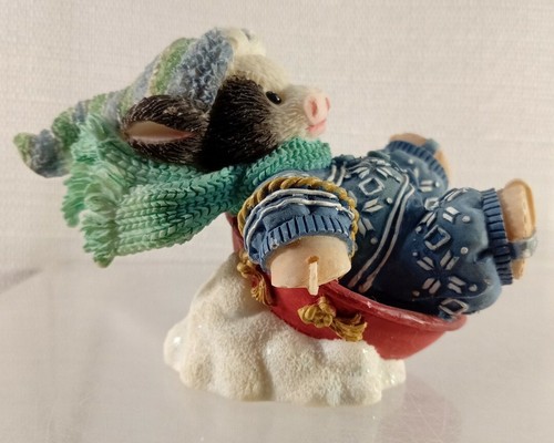 Mary's Moo Moos Cow Figurine Having a Moo-velouse Time 1998 Enesco disc sled - Bild 5 von 6