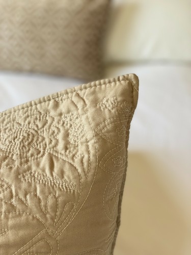 Large Rectangle Cushion Cover Pillowcase Beige Tan Embroidered Venetian Elegant - Picture 6 of 7