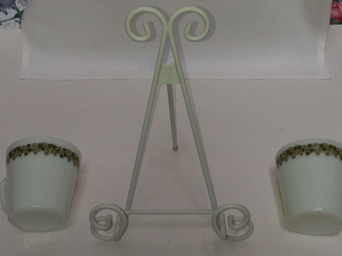 Mixed vtg lot, 7 Photo Easels, Plate Saucer display rack stand, Black/Dk Brown - Picture 2 of 7