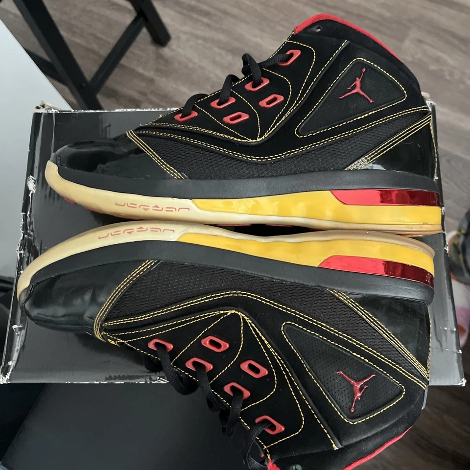 Talla 9 - Jordan 16.5 Team Negro Rojo Universitario Foto 3 de 4