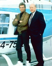 Richard Dean Anderson Dana Elcar Macgyver 8x10 inch Photo