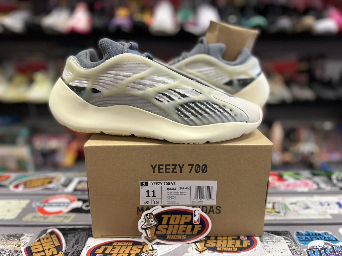 Brand New Adidas Yeezy 700 V3 Fade Salt 2022 Size 11 Authentic Kanye West