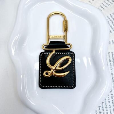 良品‼️LOEWE ♡ Vintage ♡ Keyring Loewe 1990s Logo Beige Leather Keychain – Featherstone Vintage