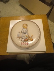 Vintage 1994 Goebel M.J. Hummel 24th Annual Collector Plate 7.5" Series Edition