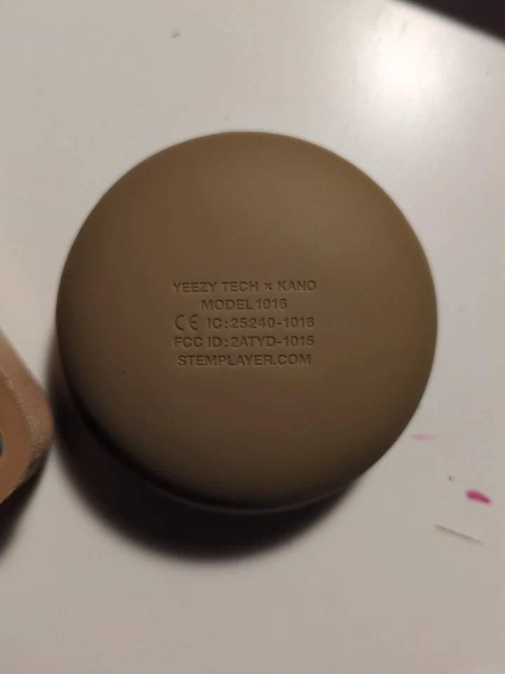 Yeezy Tech Kano Kanye West Donda 1016 Stem Player Bronzeado Sem Fio Testado Funciona - Imagem 3 de 3