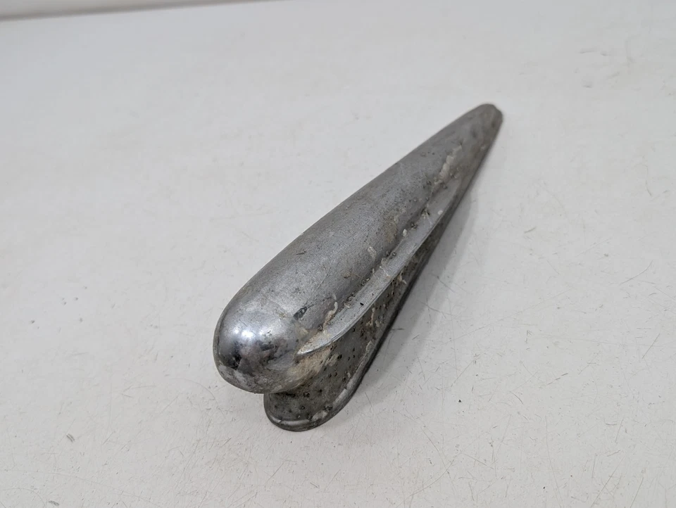 1946 1947 1948 1949 HUDSON COMODORE SUPER SIX CAPÔ ORNAMENTO 210645 PEÇA USADA - Imagem 4 de 4