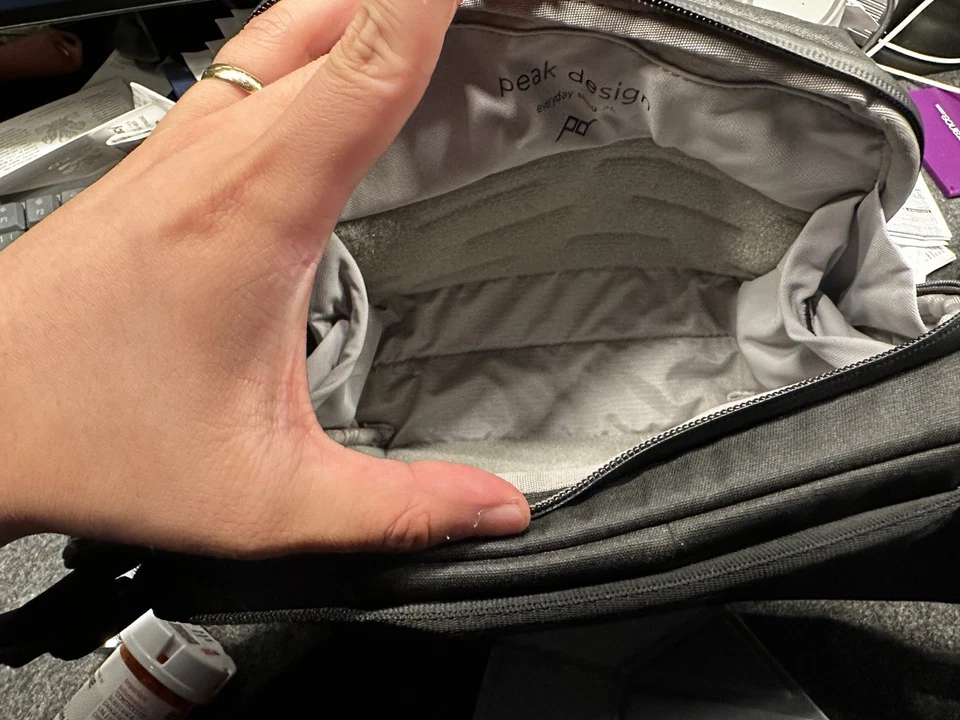 Peak Design Everyday Sling (Black, 3L) - Image 4 of 4