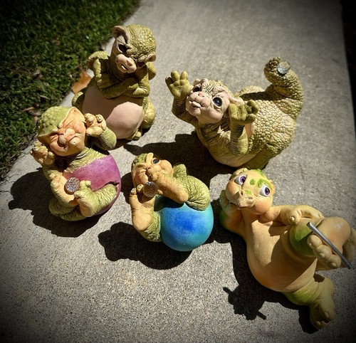 5 Drachenfried Figuren Marty Skulptur, alle mit Kristallen Vintage Figuren Konvolut