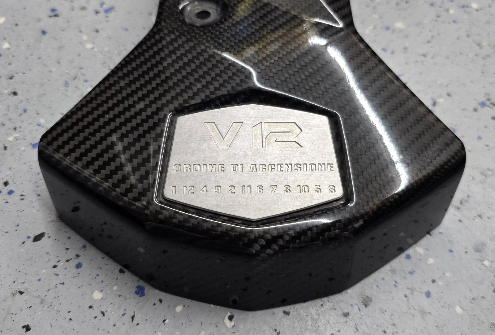 Lamborghini INTAKE MANIFOLD Cover Aventador Engine 07M103927K Carbon Fiber 66