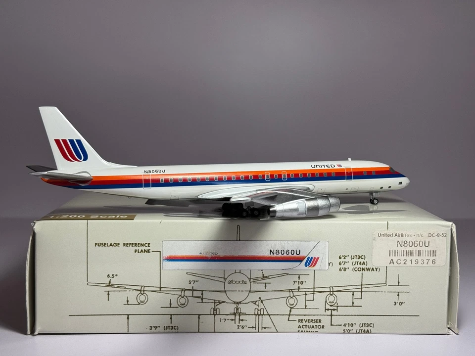 Aeroclassics 1:200 United Airlines Douglas DC-8 N8060U Saul Bass AC219376 - Image 2 of 2