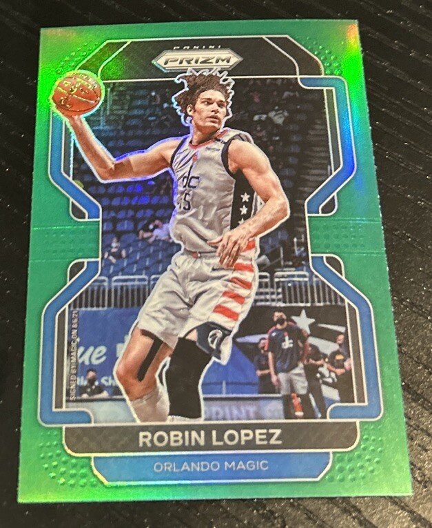 2021-22 Panini Prizm Robin Lopez Green Prizm #34