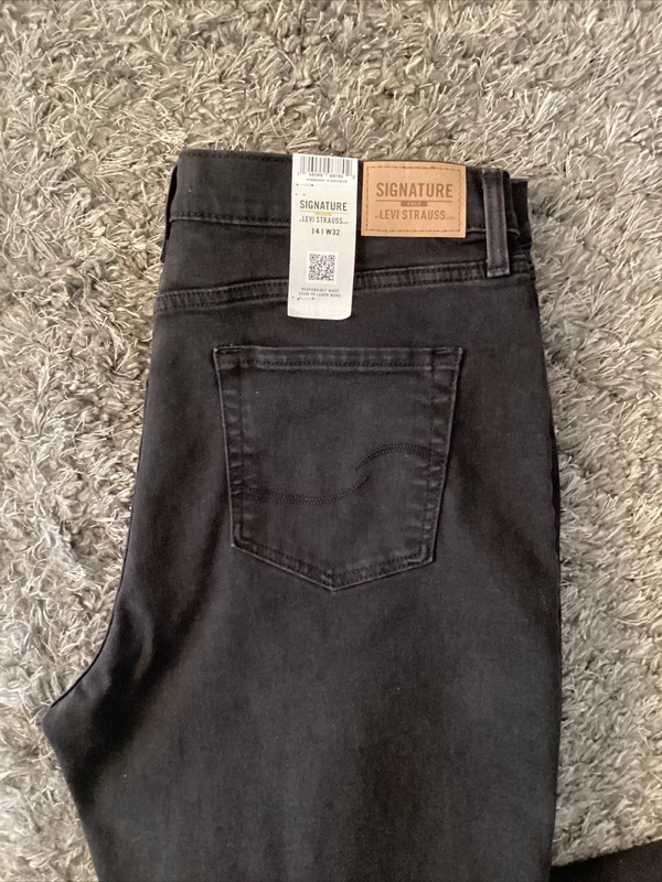 New Women’s Levi's  Signature Black 90’s Mom Jeans Destroyed Size 14 W32 5768