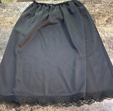 VINTAGE VAN RAALTE BLACK HALF SLIP  SIZE MEDIUM