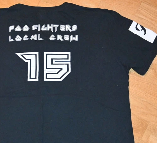 THE FOO FIGHTERS rare concert TOUR crew tee sh 2000s vintage concert t-shirt, vintage, size XL, single stitch, B+ condition