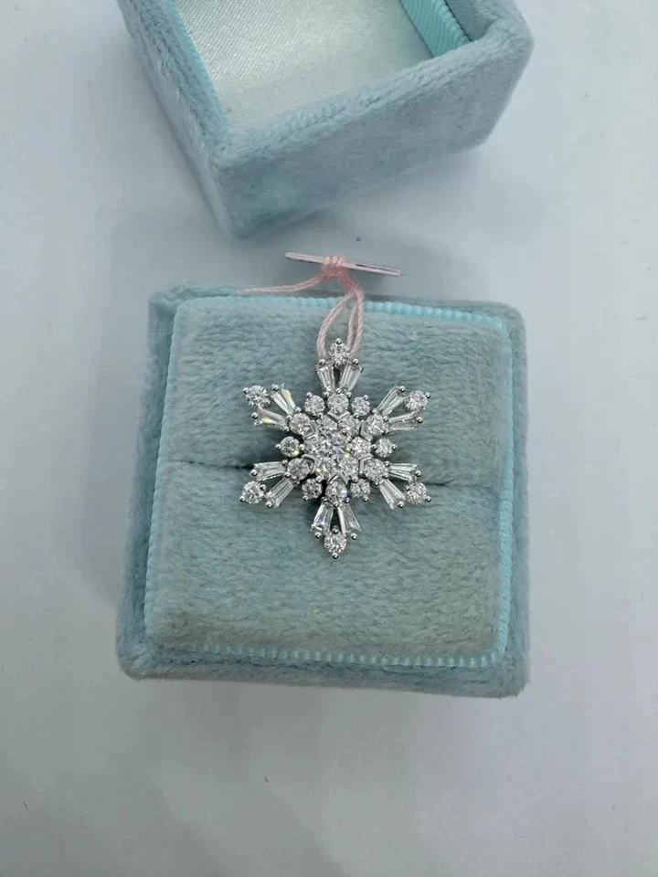 0.94Ct Round Cut Moissanite Snowflake Pendant 14K White Gold Plated Free Chain - Image 4 of 4