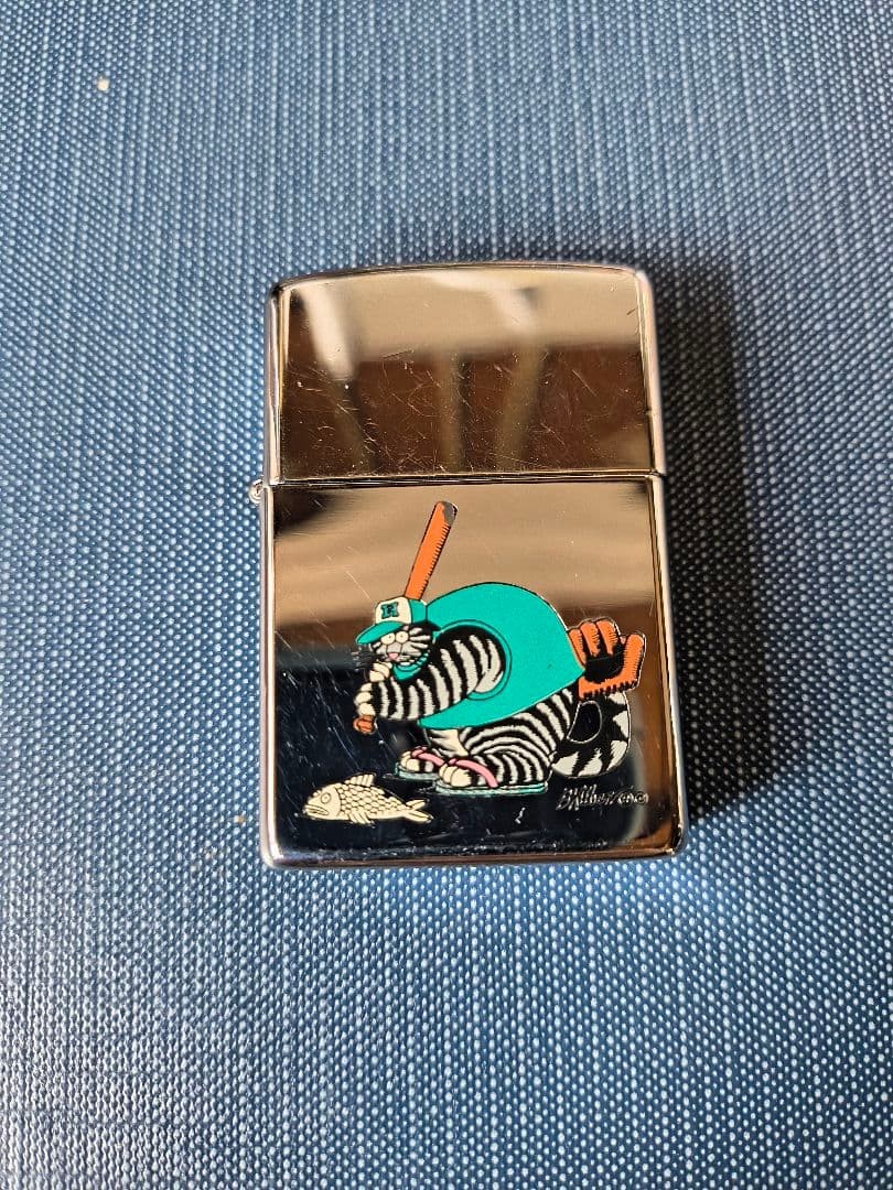 Vintage Zippo 1993 B.Kliban Baseball Cat High Polish Chrome Finish Oil Lighter