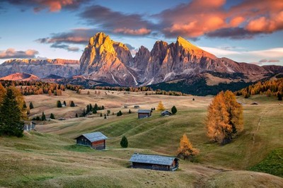 Wandbild: Dolomiten. Landschaftsbild der Seiser Alm, einem [...]