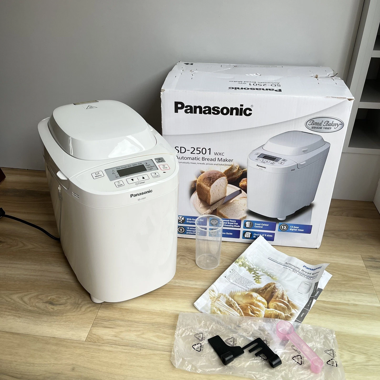 Panasonic SD-2501 Automatic Bread Maker with Nut Dispenser & Manual - Working
Opens in a new window