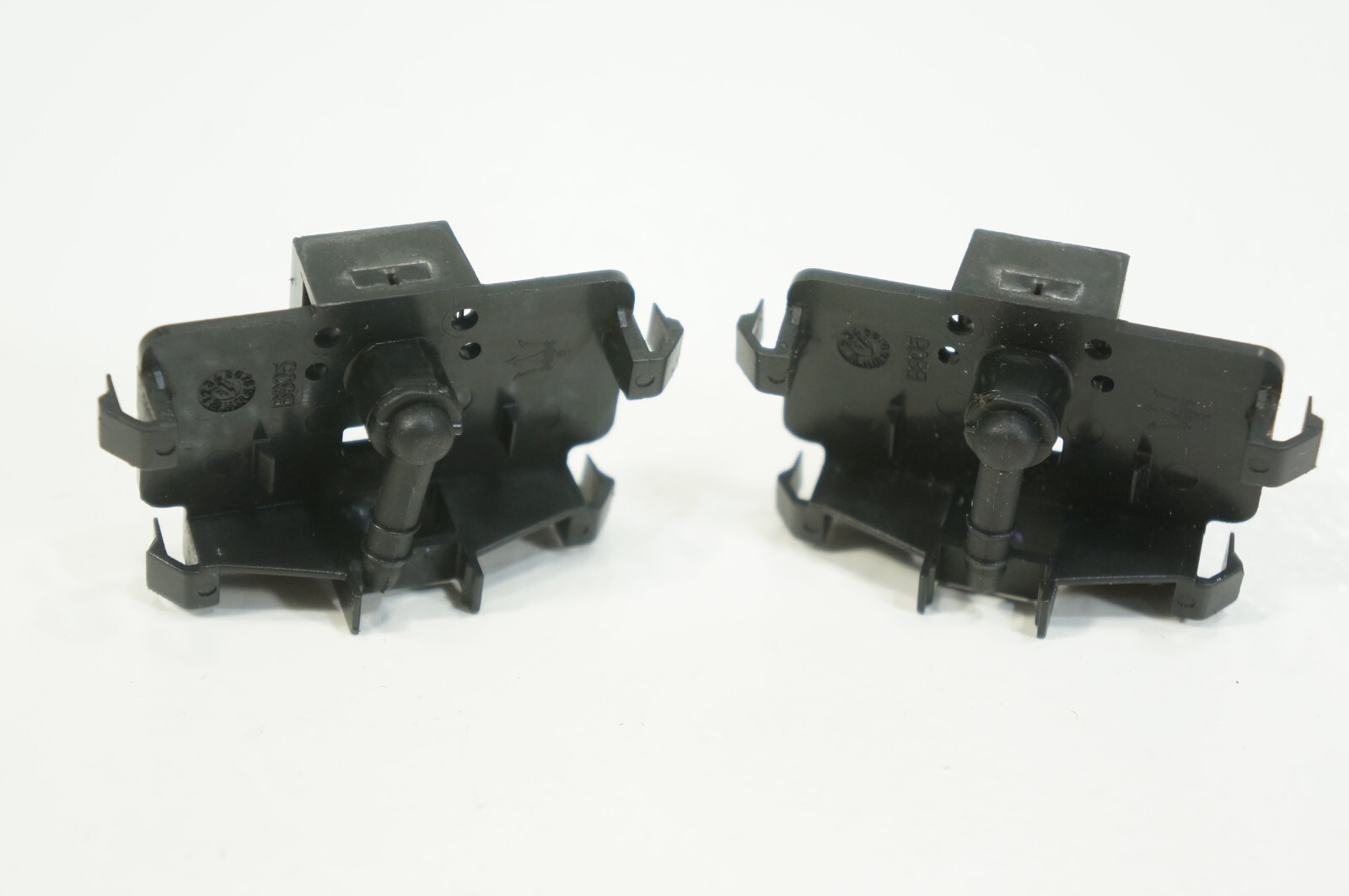 OEM 2014-2020 Maserati Ghibli windshield washer nozzle spray genuine pair 2 pc