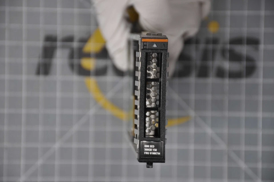 IBM 300GB 10K 64MB SAS-2.5'' ST300MP0015 01NN794 - Image 4 of 4