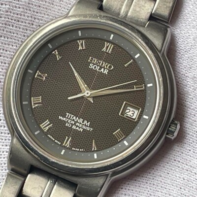 時計 SEIKO TITANIUM SOLAR 5K22-0A20 10 BAR SEIKO Titanium Solar 5K22-0A20 Black Dial Date Watch 34mm