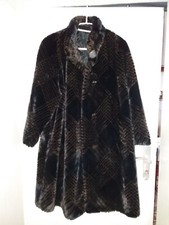 Sehr weicher Damenmantel von Petite Mademoiselle Nerzoptik wie neu kaum getragen
