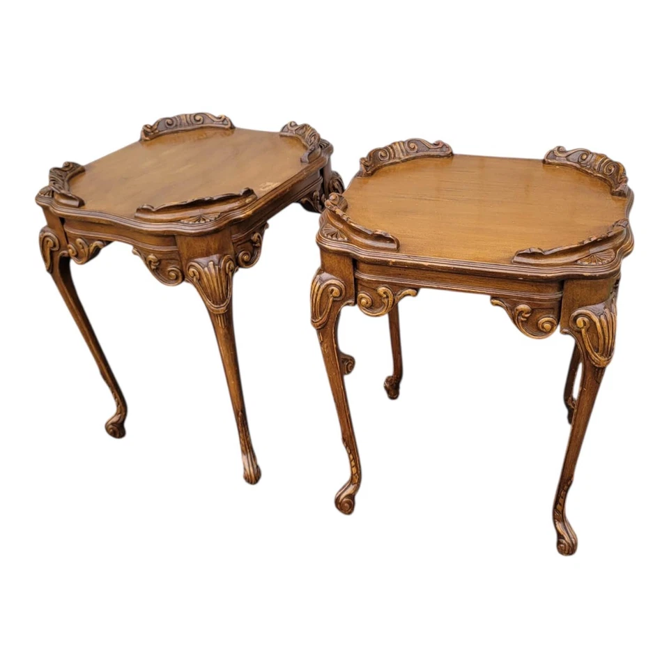 Par de mesas de lámpara de nogal francés country años 30 talladas a mano acabado original Foto 4 de 4