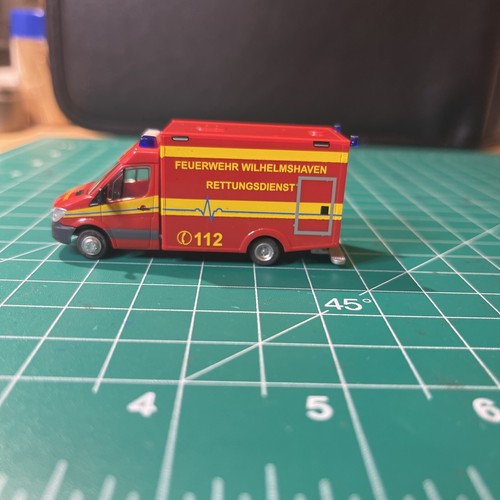 Rietze HO Scale 1:87 Mercedes German Sprinter Ambulance Wilhelmshaven - Picture 6 of 6