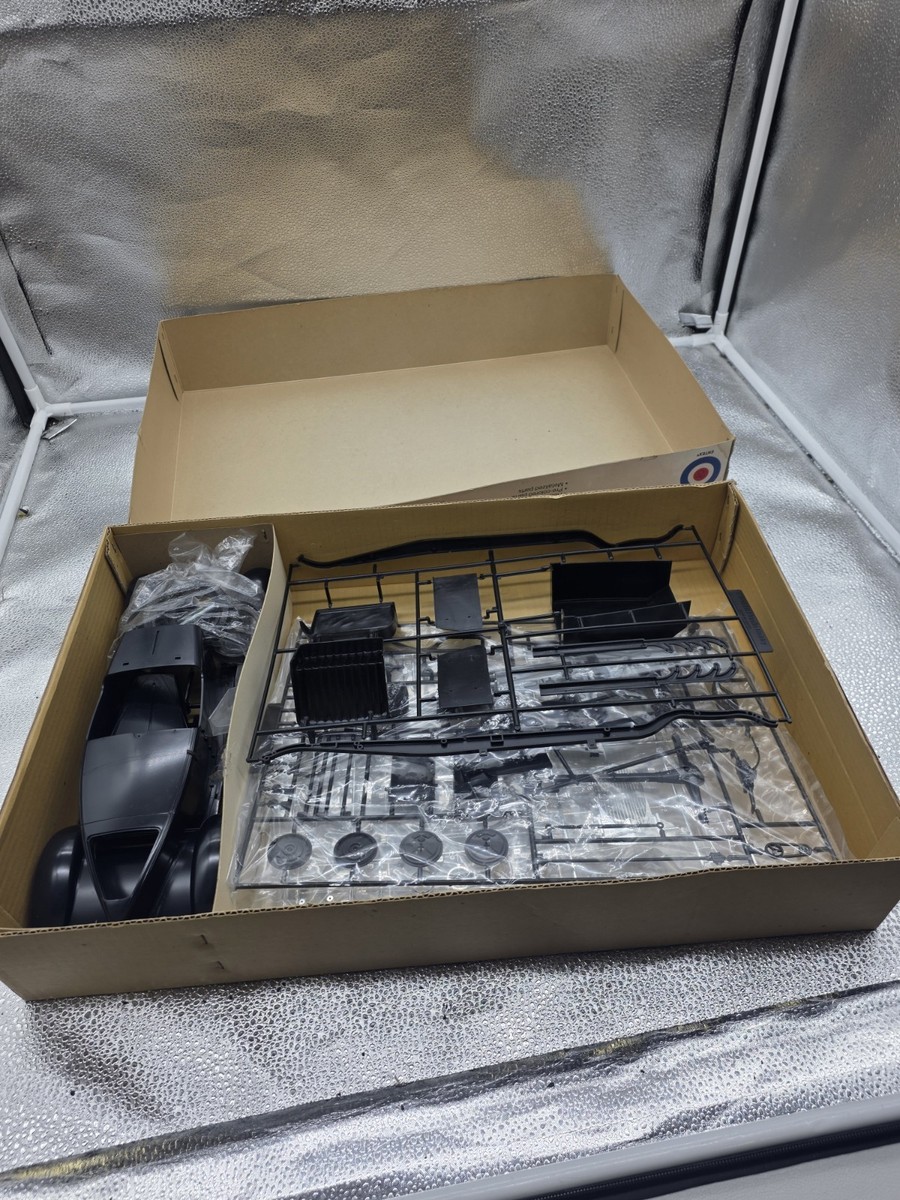 Vintage Entex 1933 Duesenberg Boattail SJ Car Kit 9135 1/16 Scale