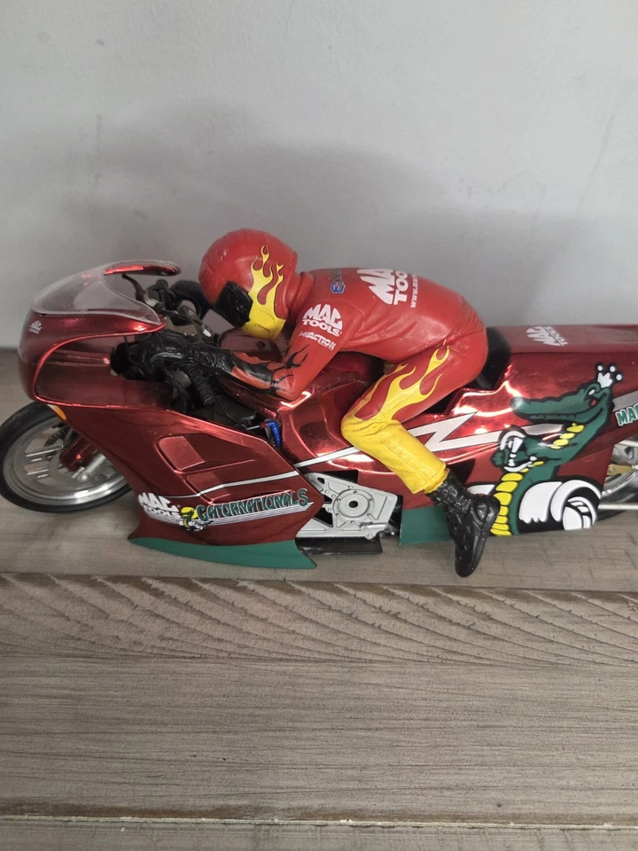 Action 1:9 Die Cast 2000 MAC Tools NHRA US Nationals Pro Stock Drag Bike  - Image 4 of 4